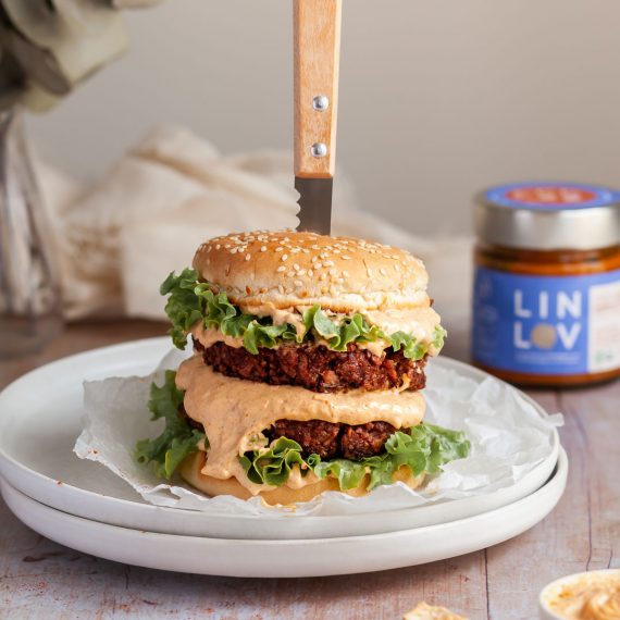 INT-burger2 Burger gourmand et sain, c'est possible ! Avec le lin tarinable LIN LOV